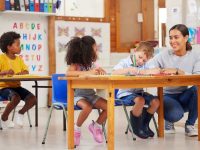 曼省一次发 340 份邀请!幼教、老师、医护被定向捞人,60 天内要递交